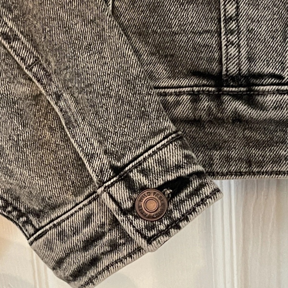 Wild Fable Cropped Denim Jean Jacket- Stone Washed Size S NEW - Picture 8 of 9